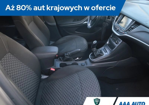 Opel Astra cena 48000 przebieg: 161274, rok produkcji 2017 z Białogard małe 211